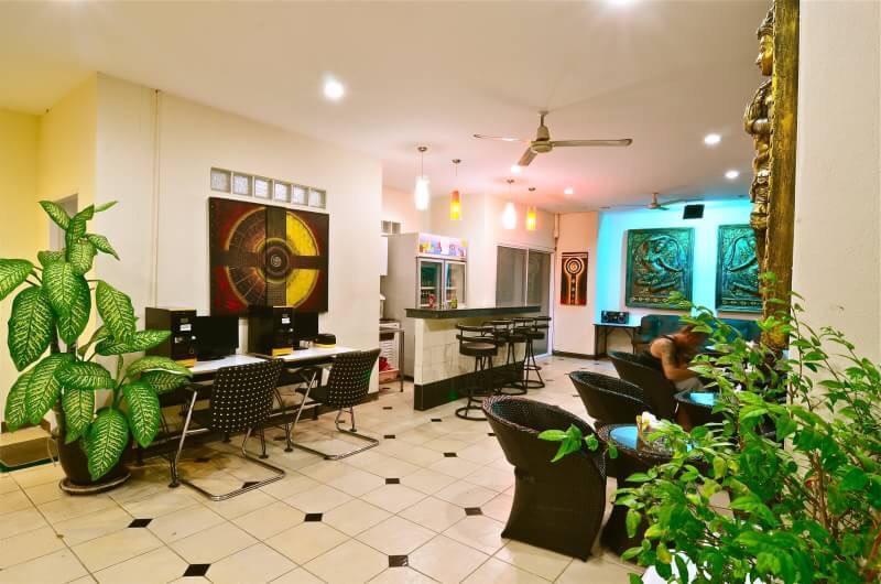 Hotel Square One 3*