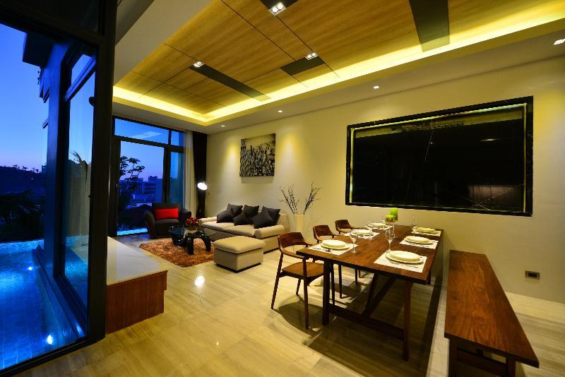 Bukit Pool 4*