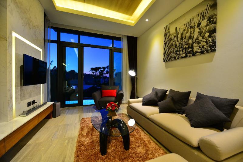Hotel Bukit Pool 4*
