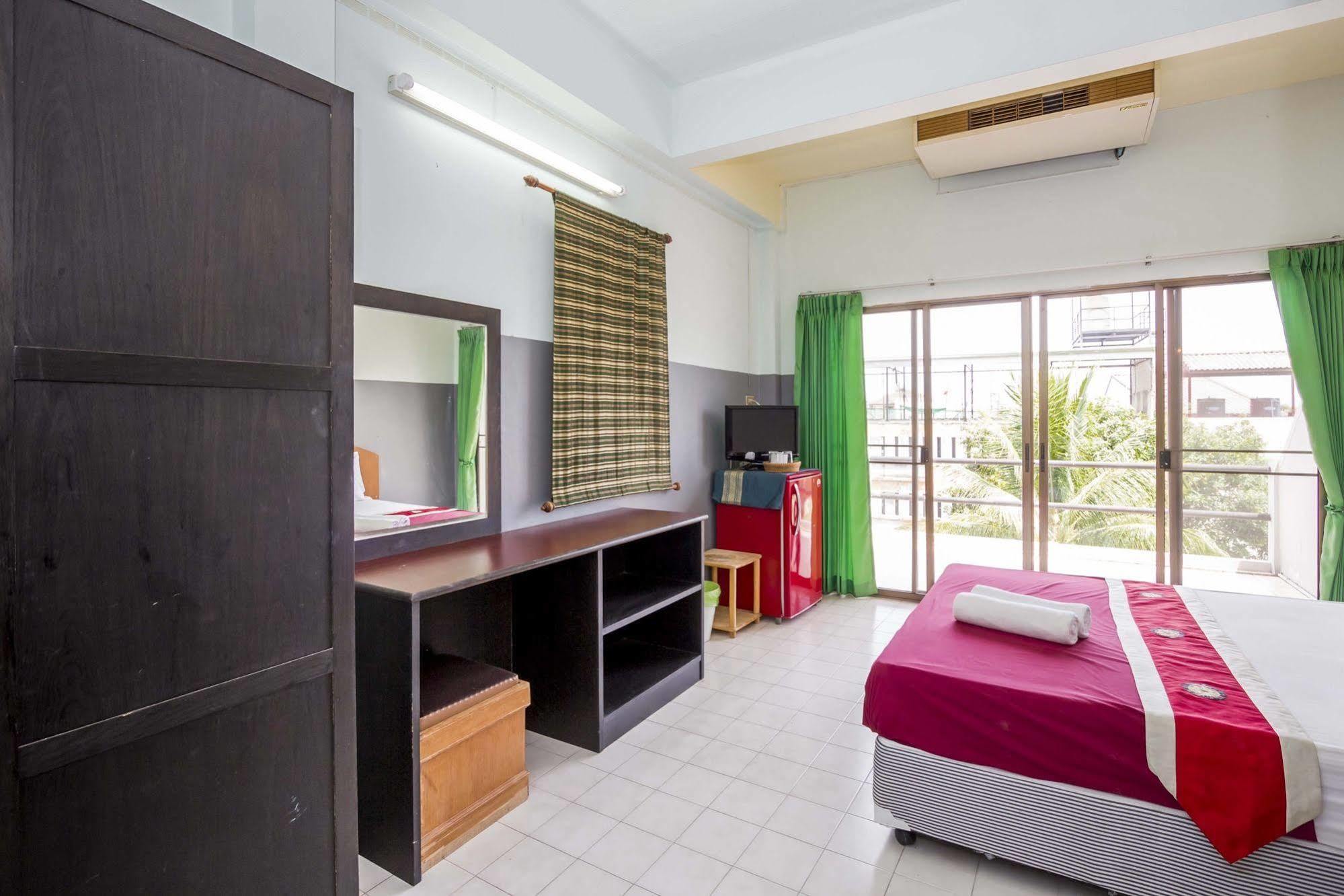 Hostel Baan Lukkan Patong