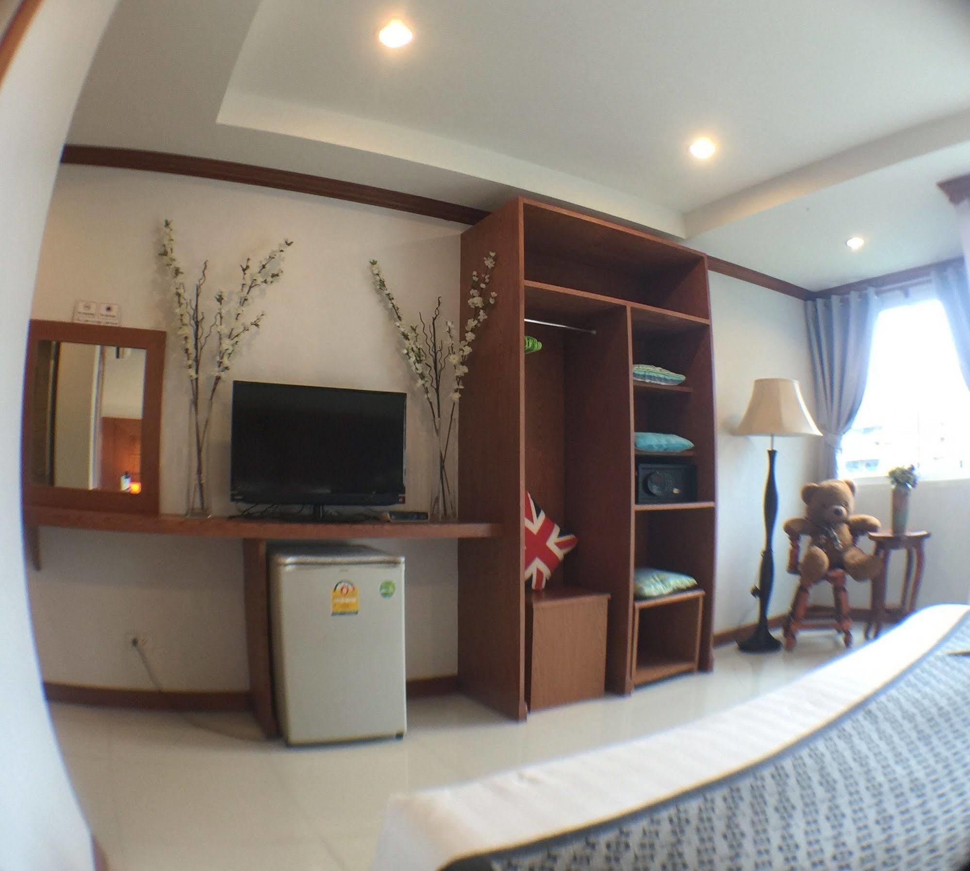 Thira Hotel Patong