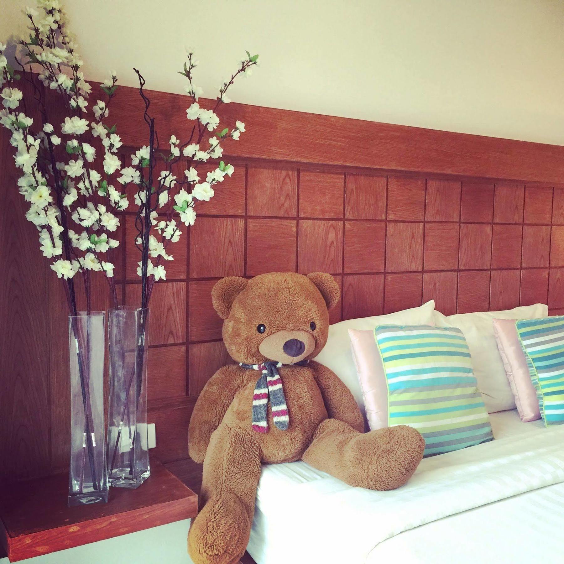 Hotel Thira