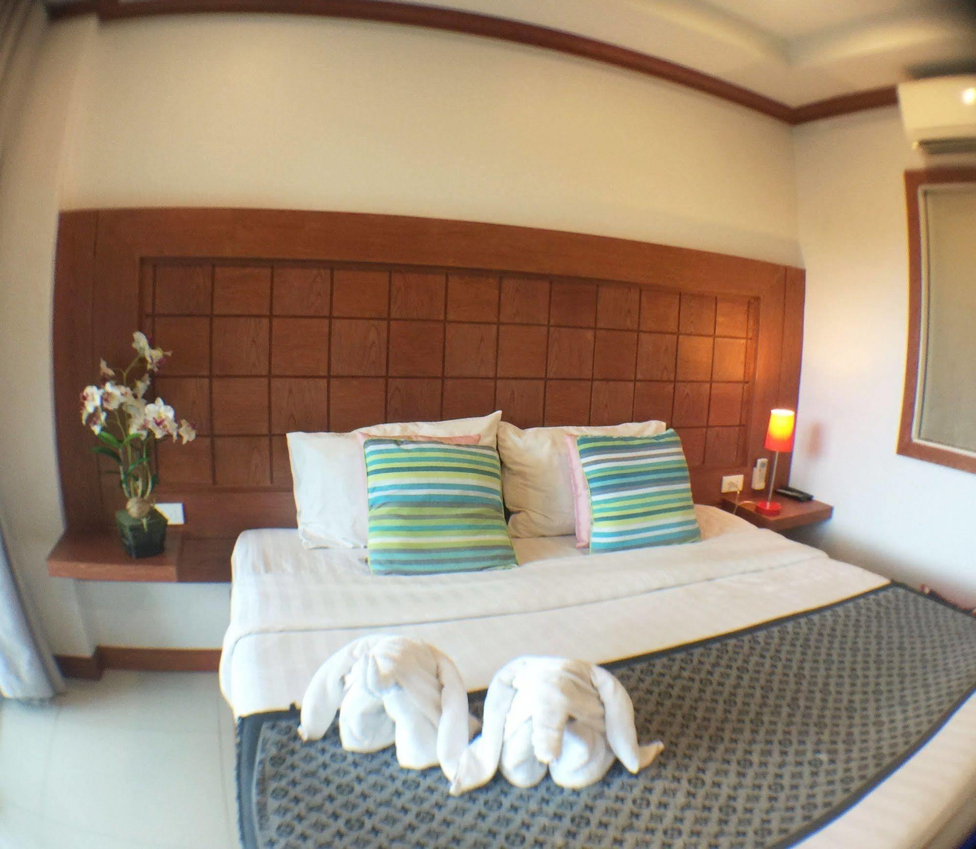 Thira Hotel