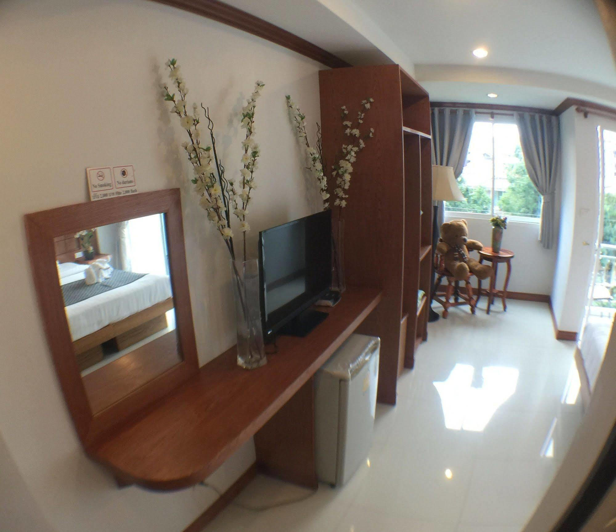 Hotel Thira Patong