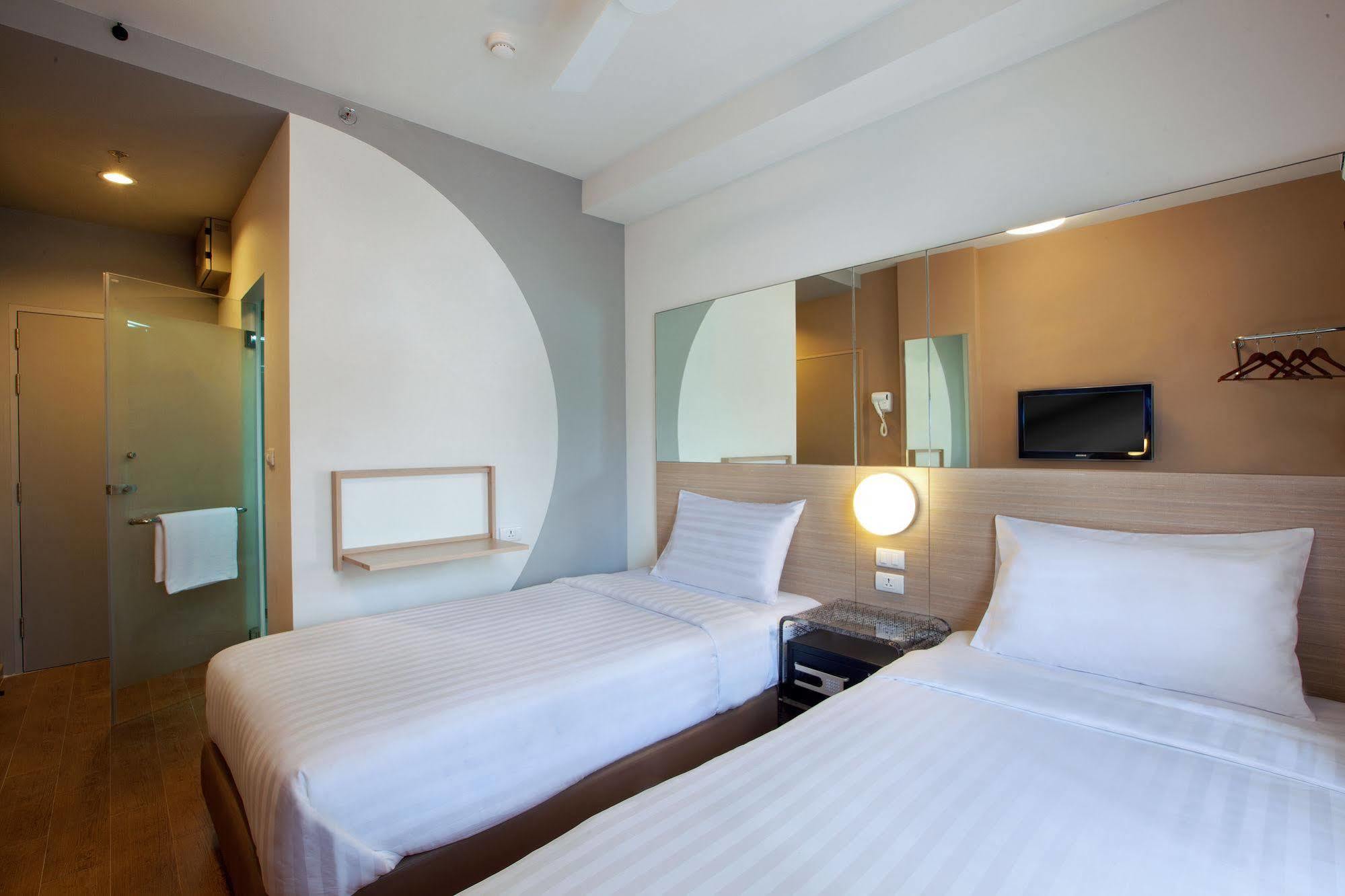Red Planet Phuket 3*