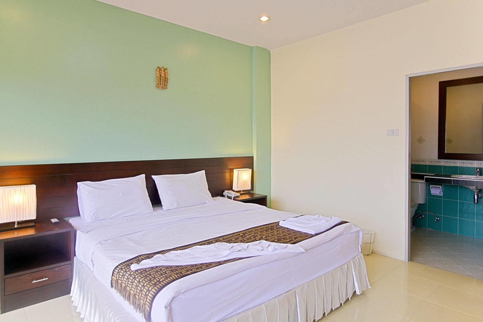 Absolute Phuket 3* Patong