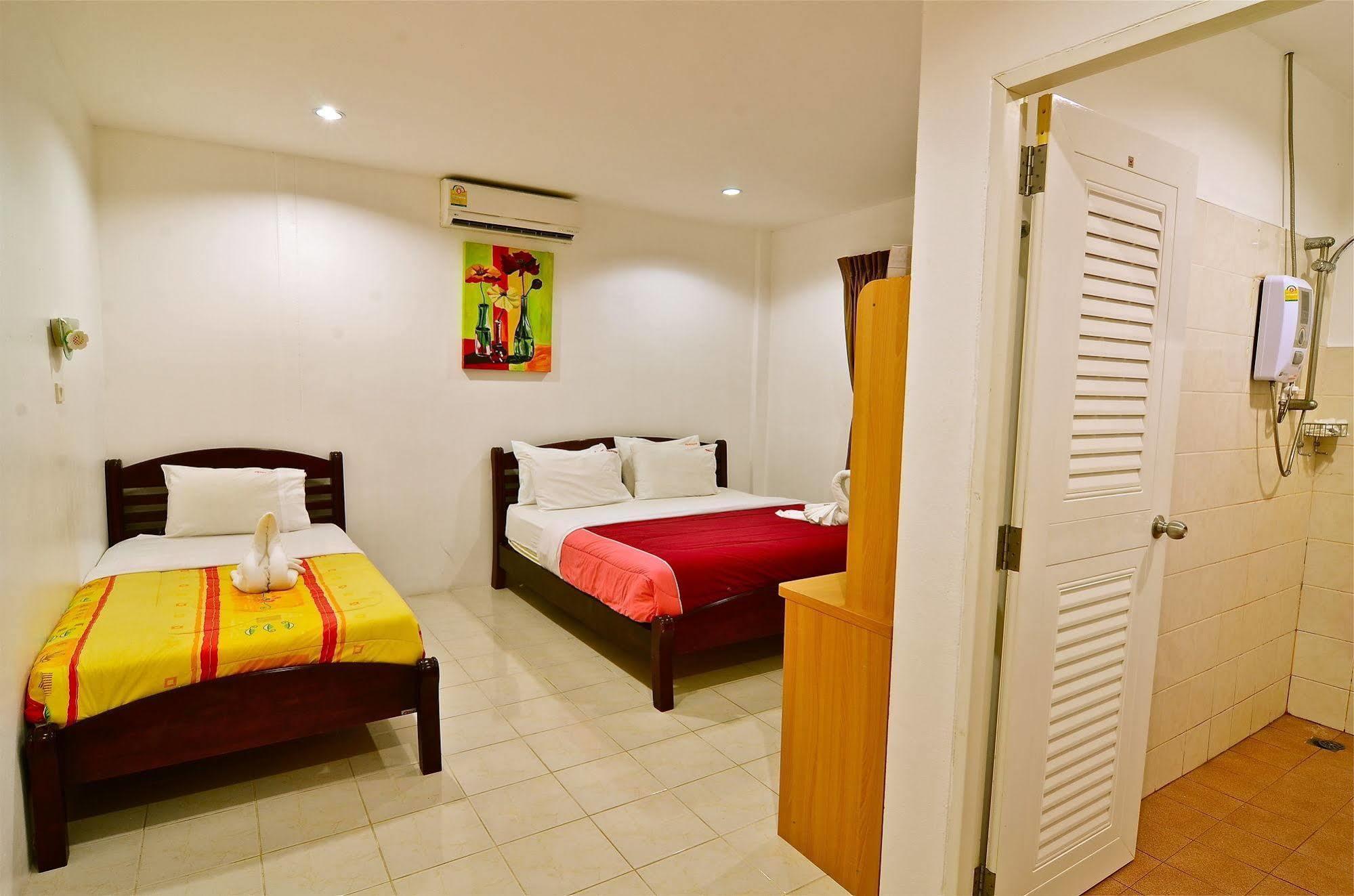 Hotel Square One 3*