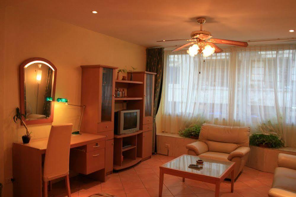 Aquarius Gay & Sauna Hotel 3*
