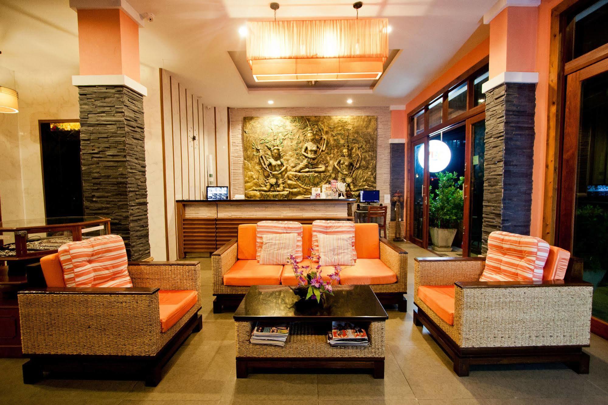 Hotel The 2*