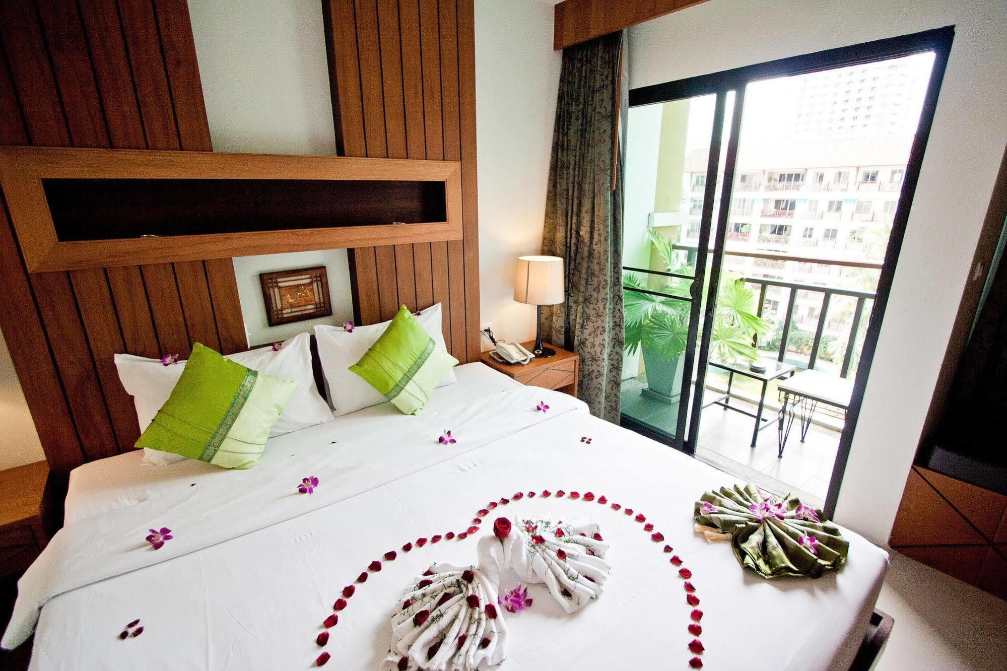 Hotel The 2*