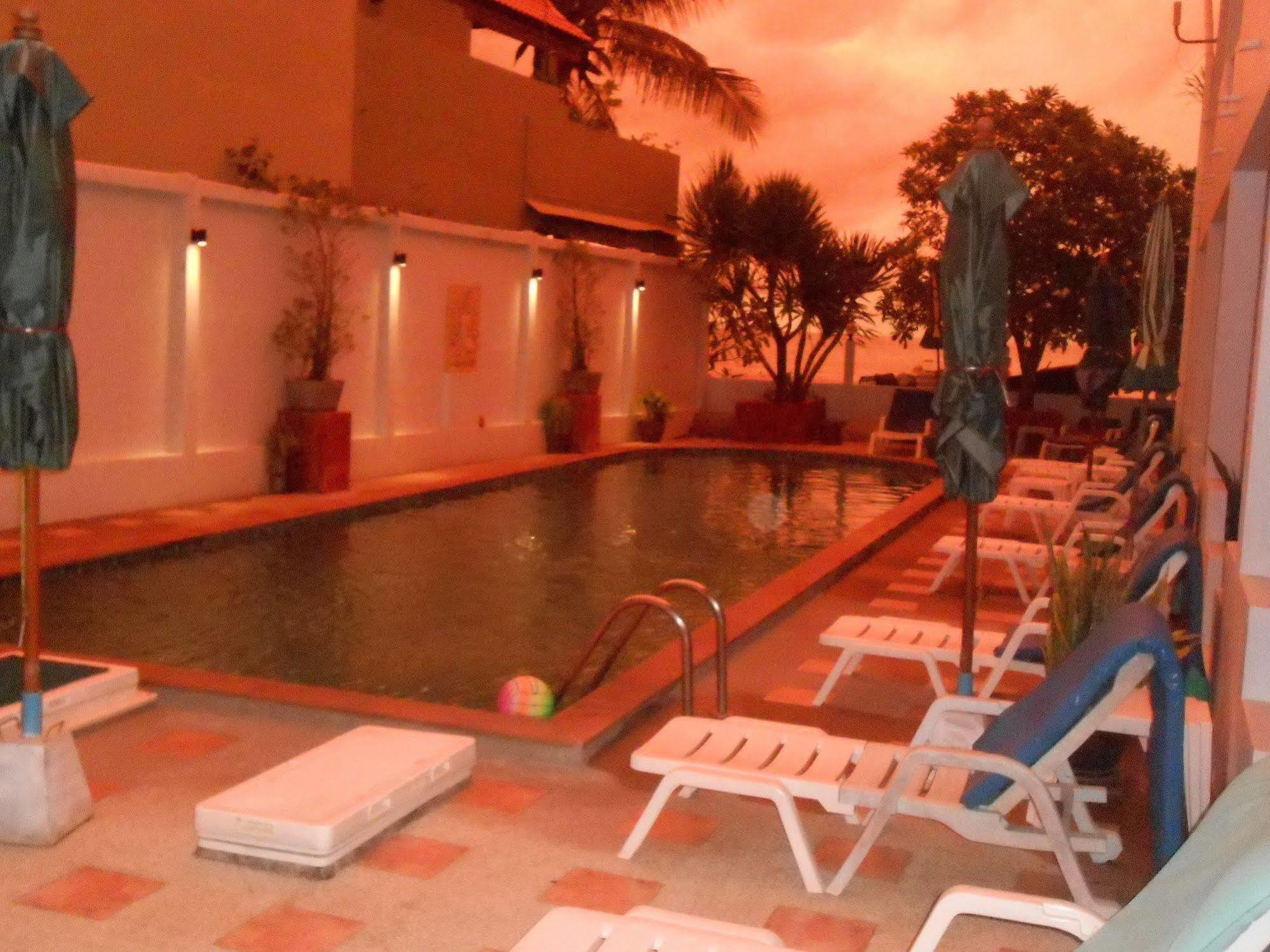 Resort Dreams Strand Kamala