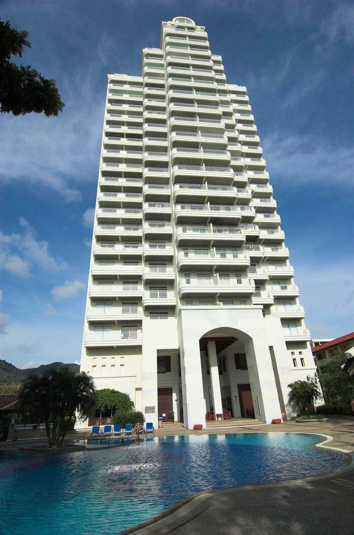 Waterfront Phuket By Centara 4*