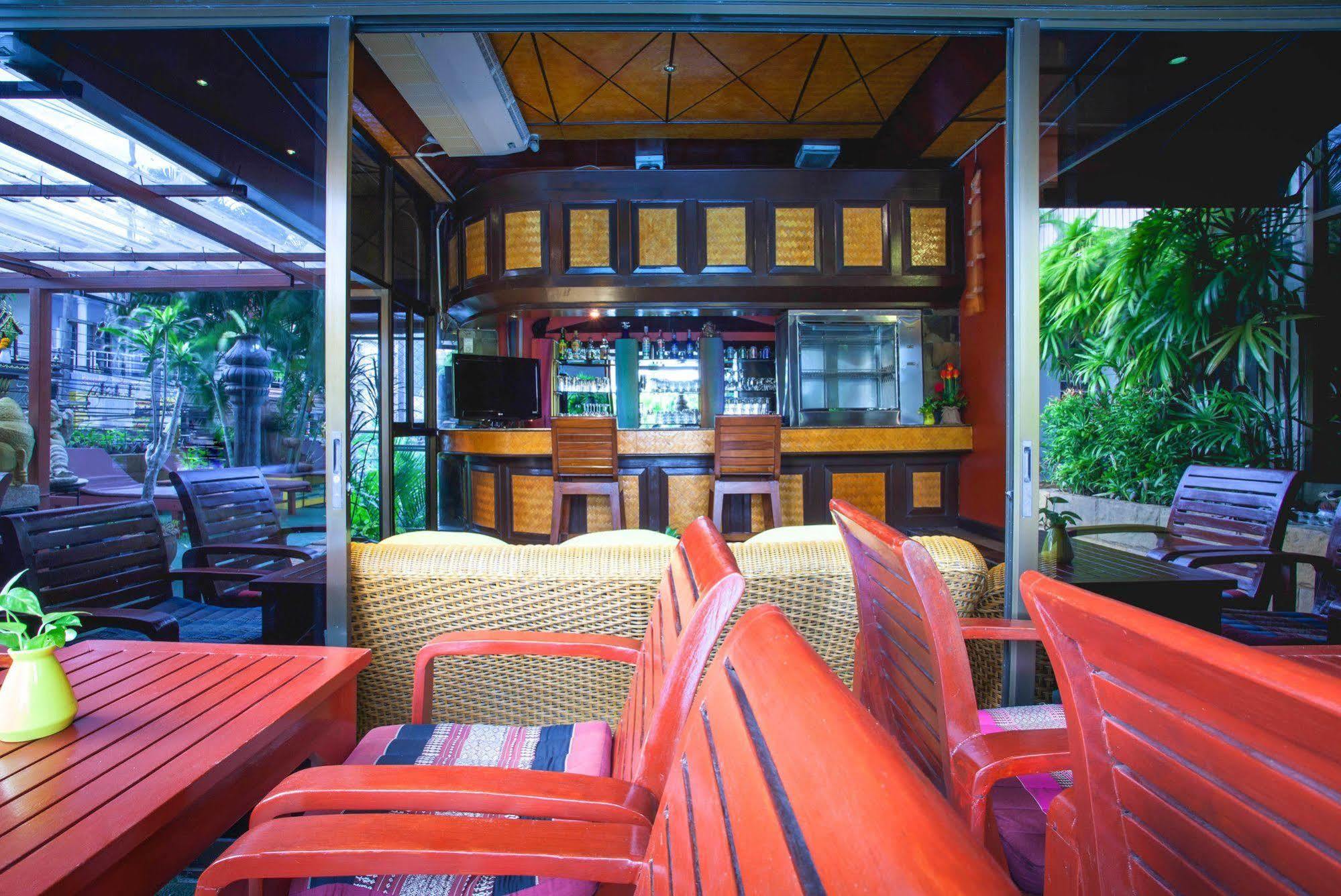 Kelly's Residency 3*