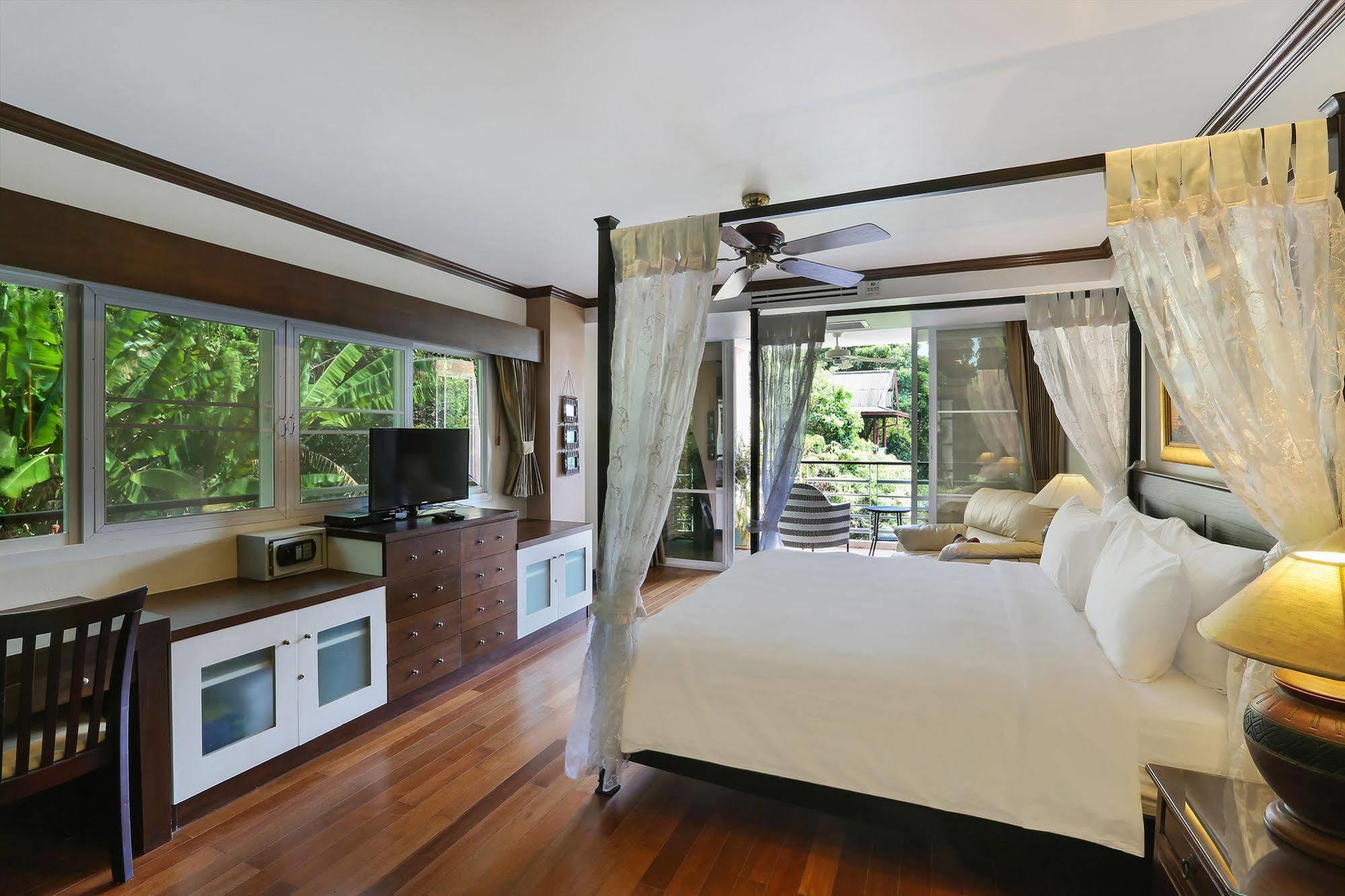 Karon-view Royal Lotus