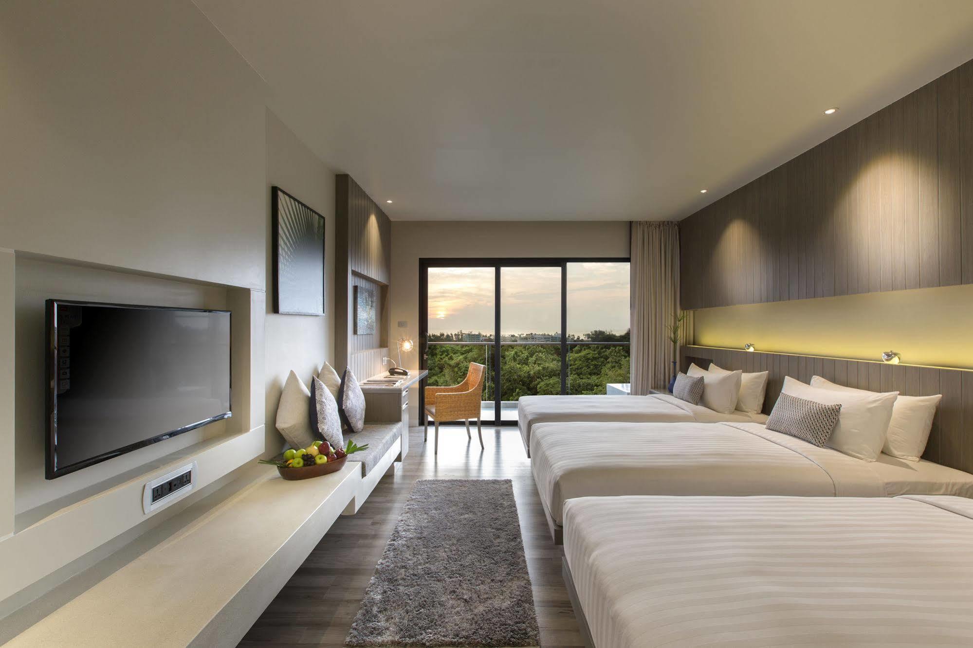 Ikon Phuket - Sha Extra Hotel 4*