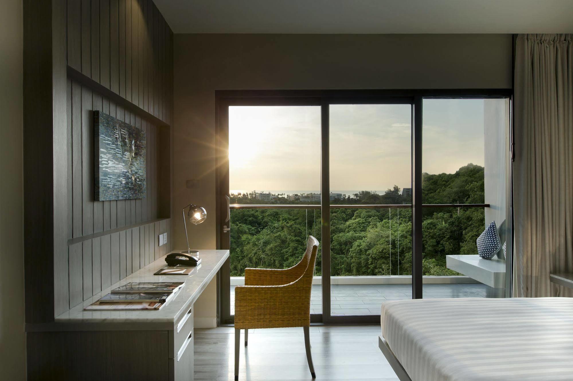 Hotel Ikon Phuket - Sha Extra 4*