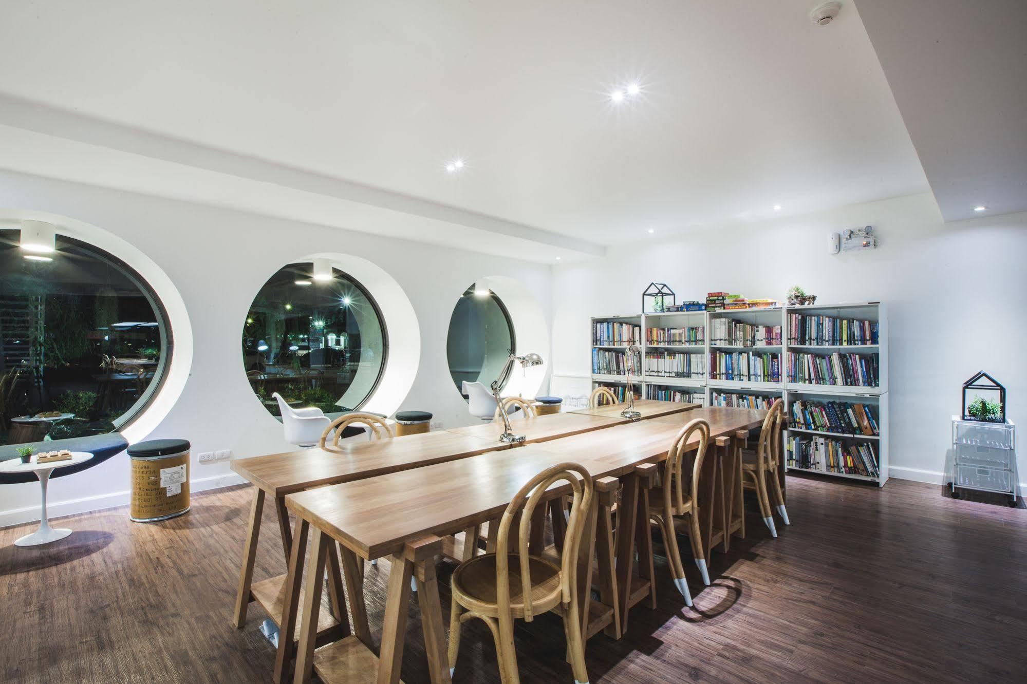 Blu Monkey Hub And Town- Free Day Coworking Space