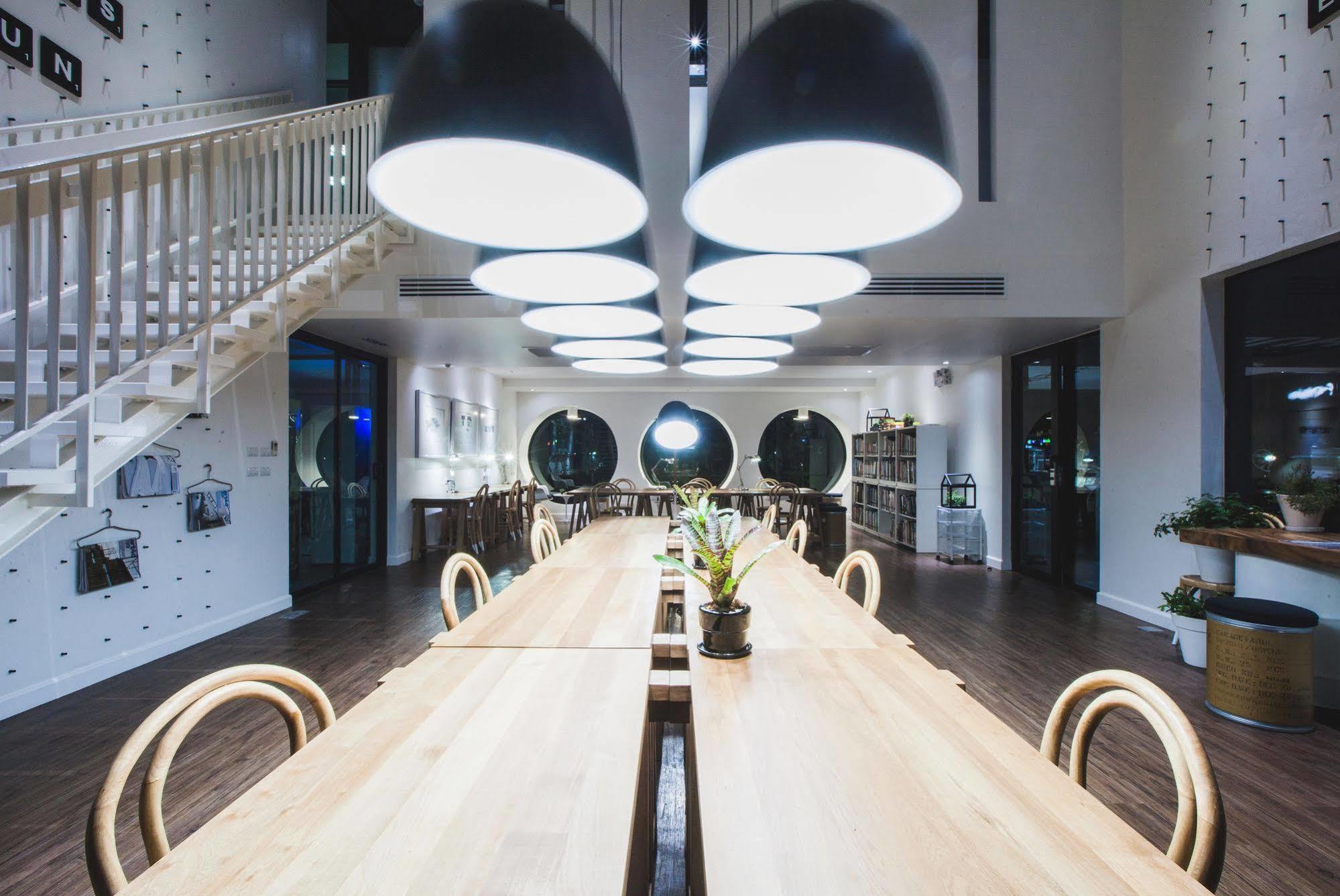 Hotel Blu Monkey Hub And Town- Free Day Coworking Space