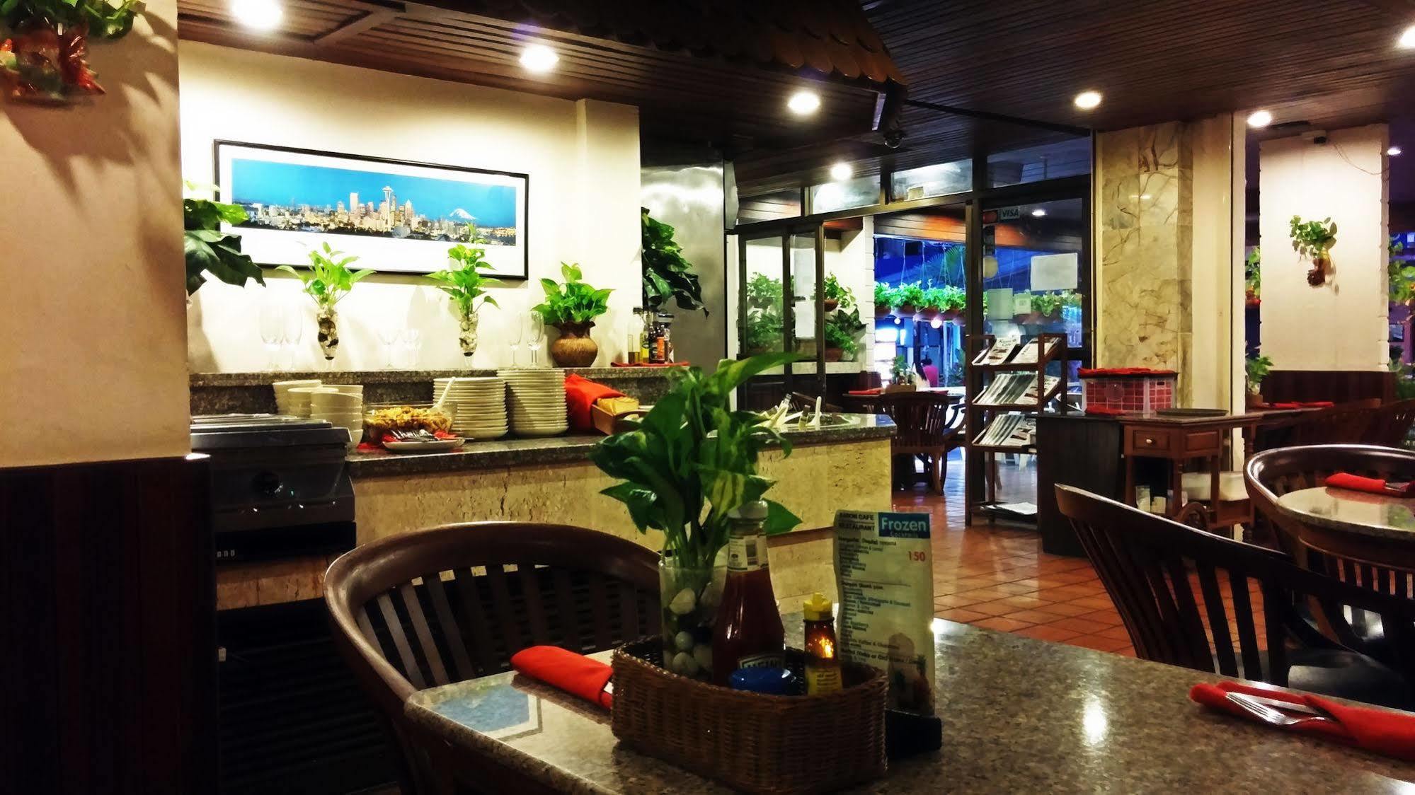 Cafe Hotel 2*