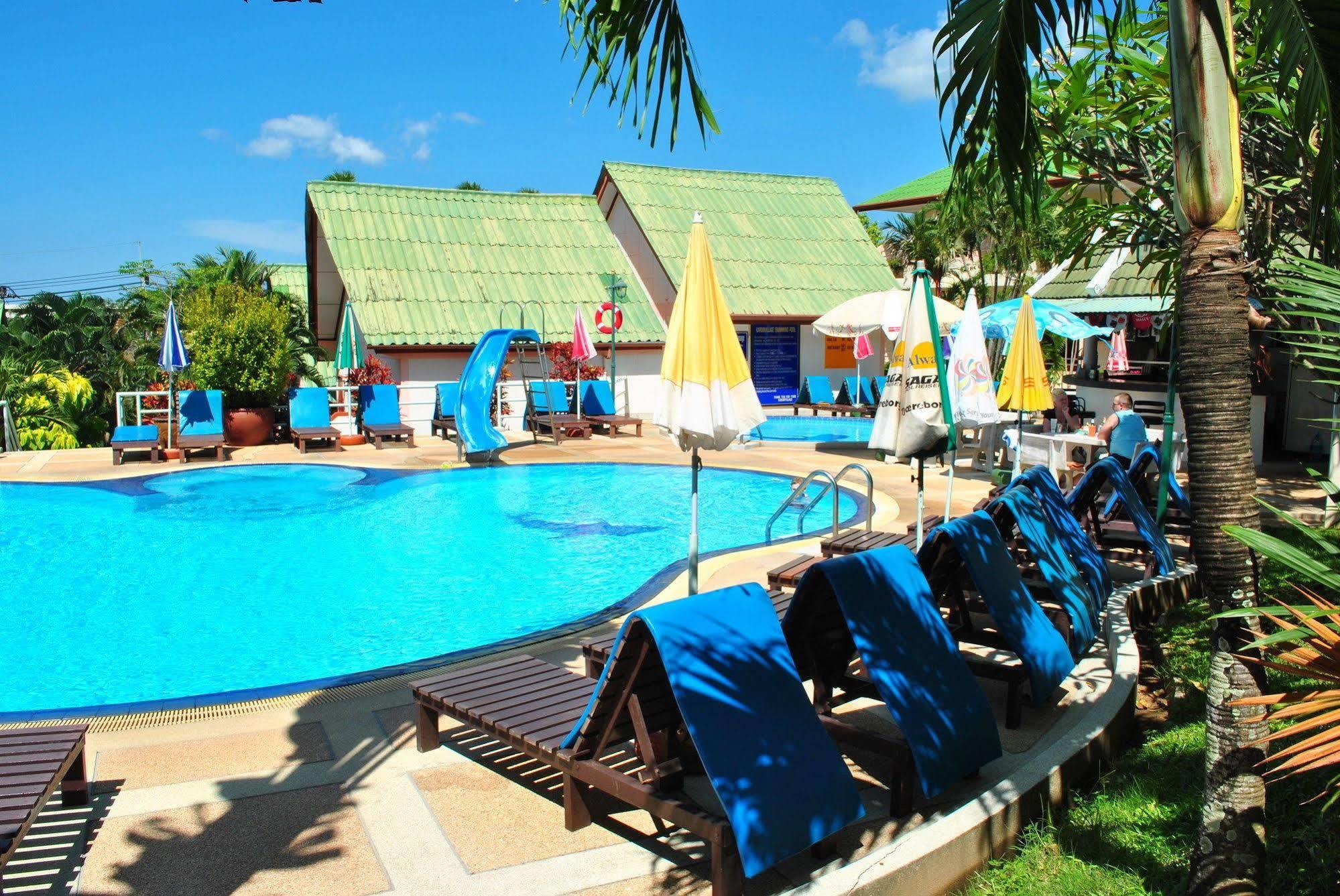 Village Hotel 3*