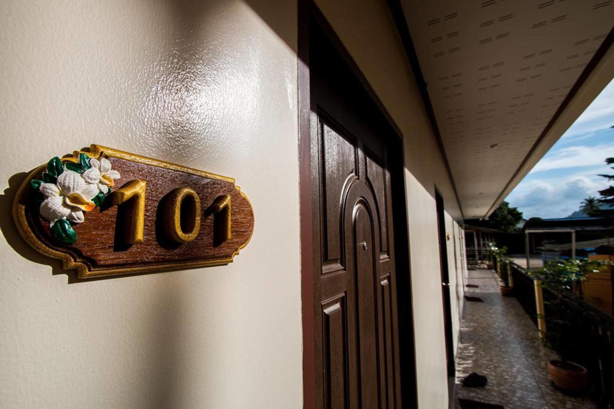 Hotel Bs Airport At Phuket 3*