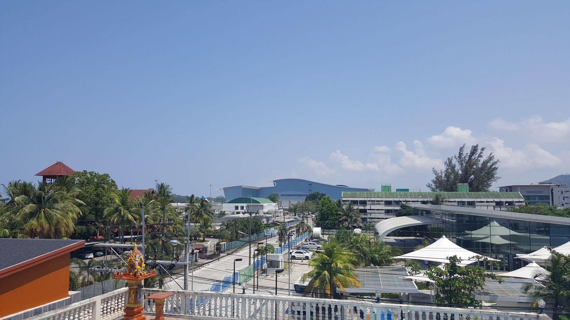 Bs Airport At Phuket Hotel