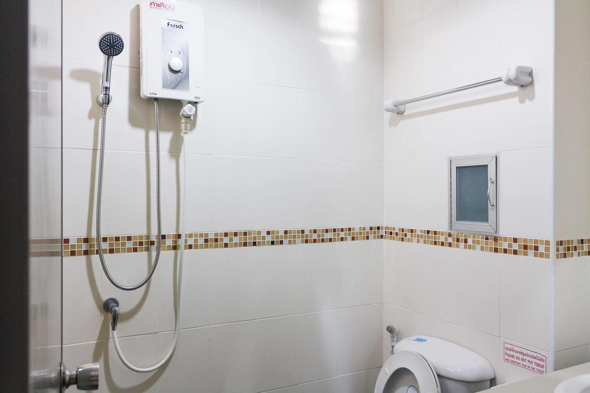 Hostel Beehive Magenta Patong