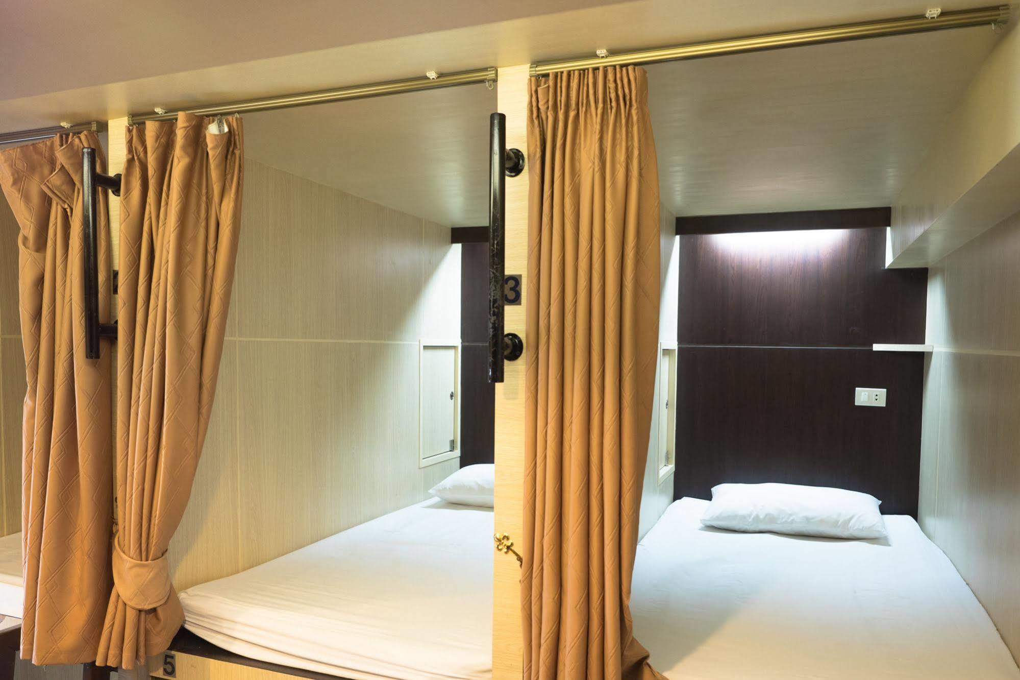 Hostel Beehive Magenta Patong *