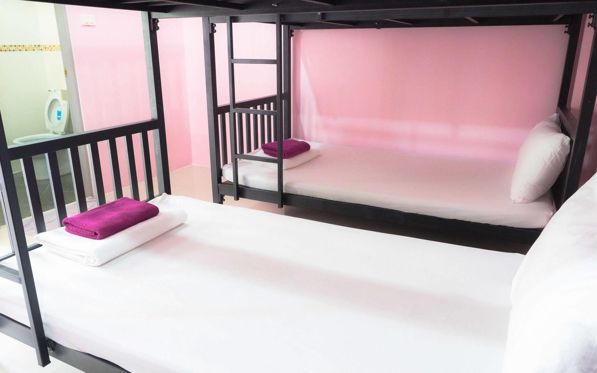 Beehive Magenta Patong * Phuket