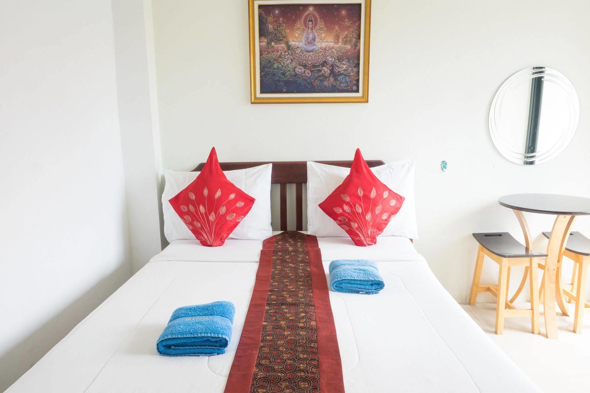 Beehive Magenta Patong Hostel Phuket