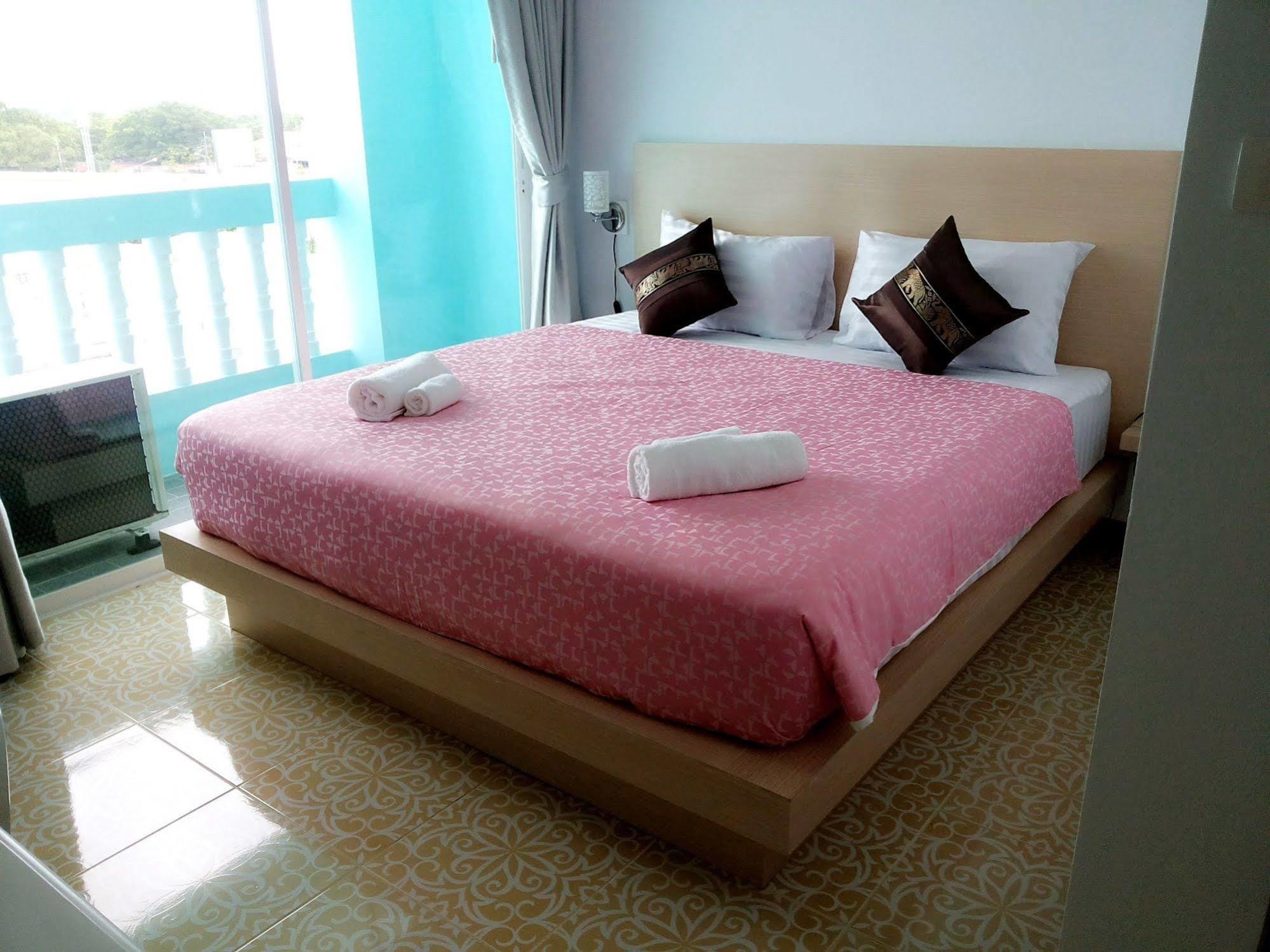 Casa de hóspedes The Duck Phuket