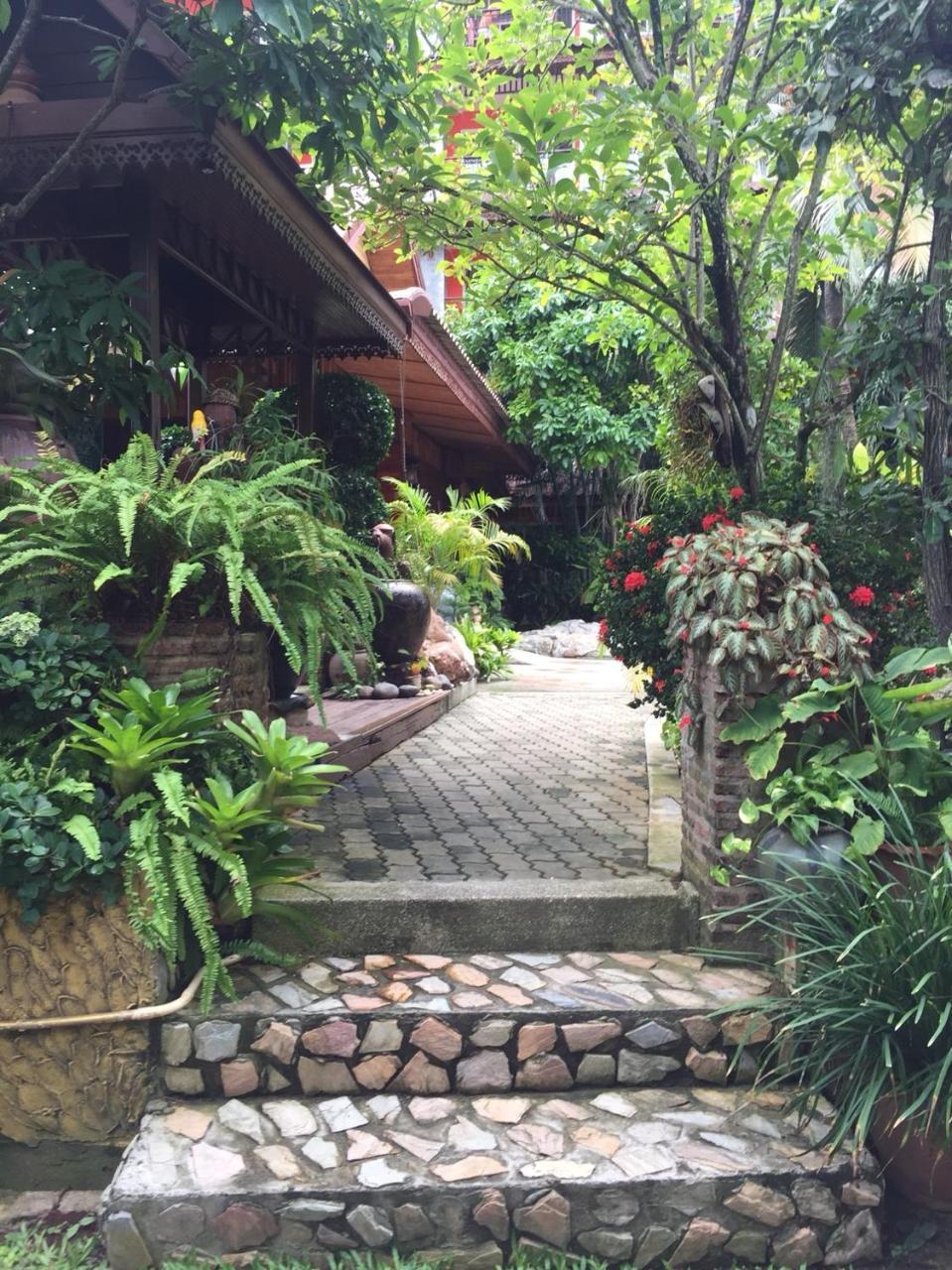 Baan Vanida Garden Resort Karon
