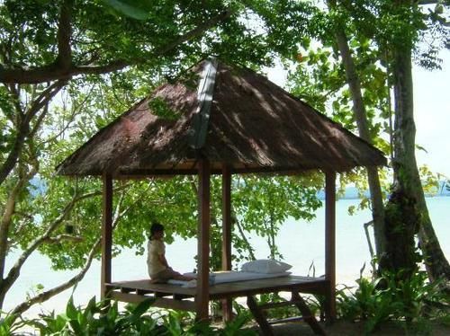 Baan Mai Beachfront Hotel 3*