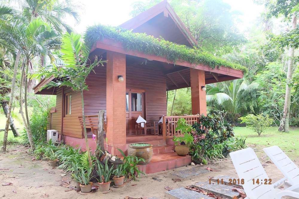 Hotel Baan Mai Beachfront