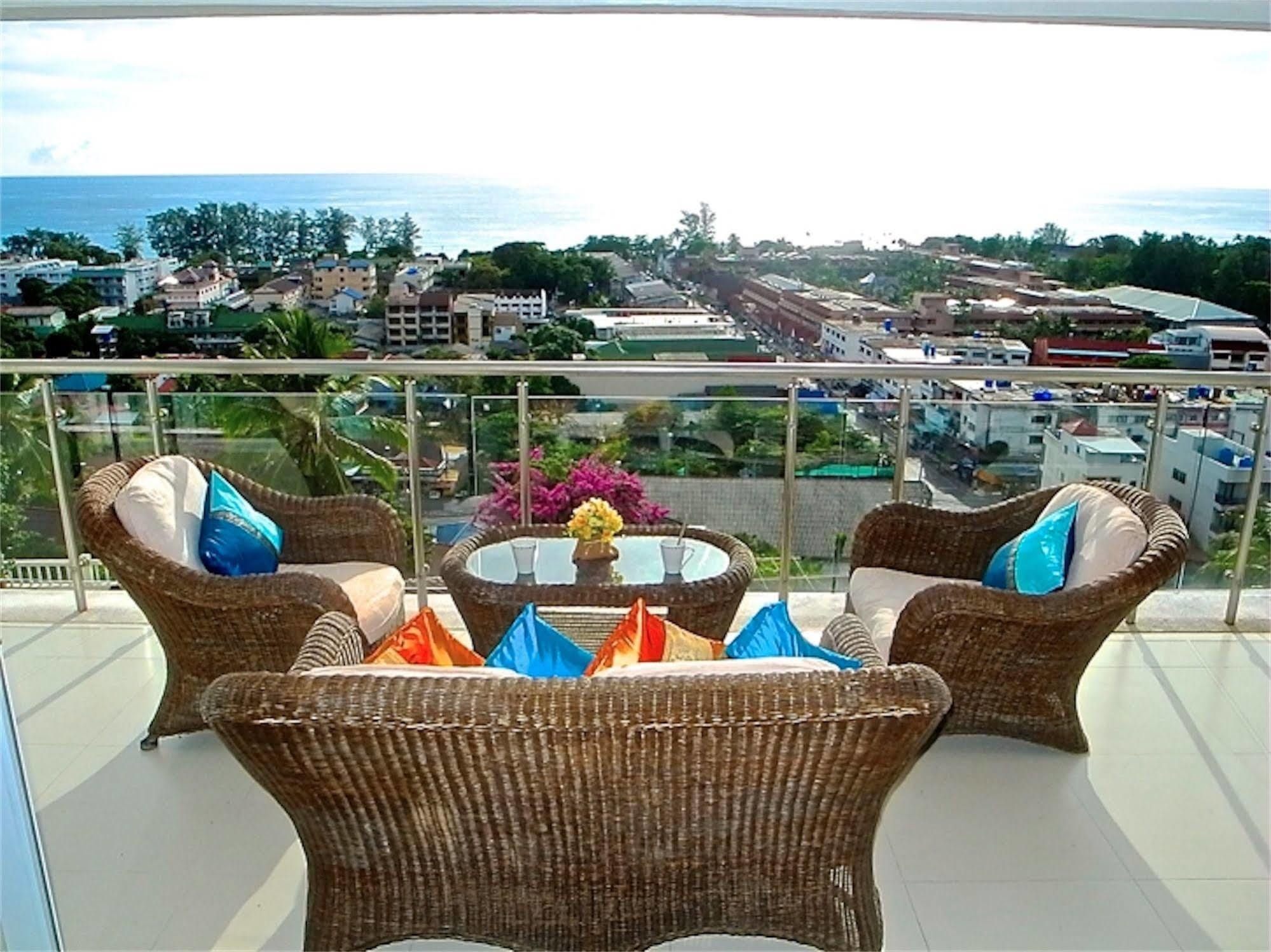 Sunset Plaza By Resava *