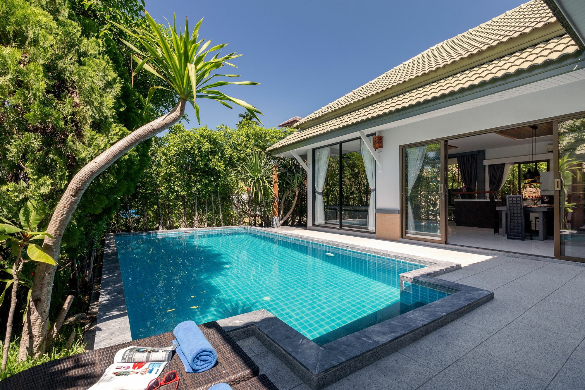 Pool - Sha Extra Karon
