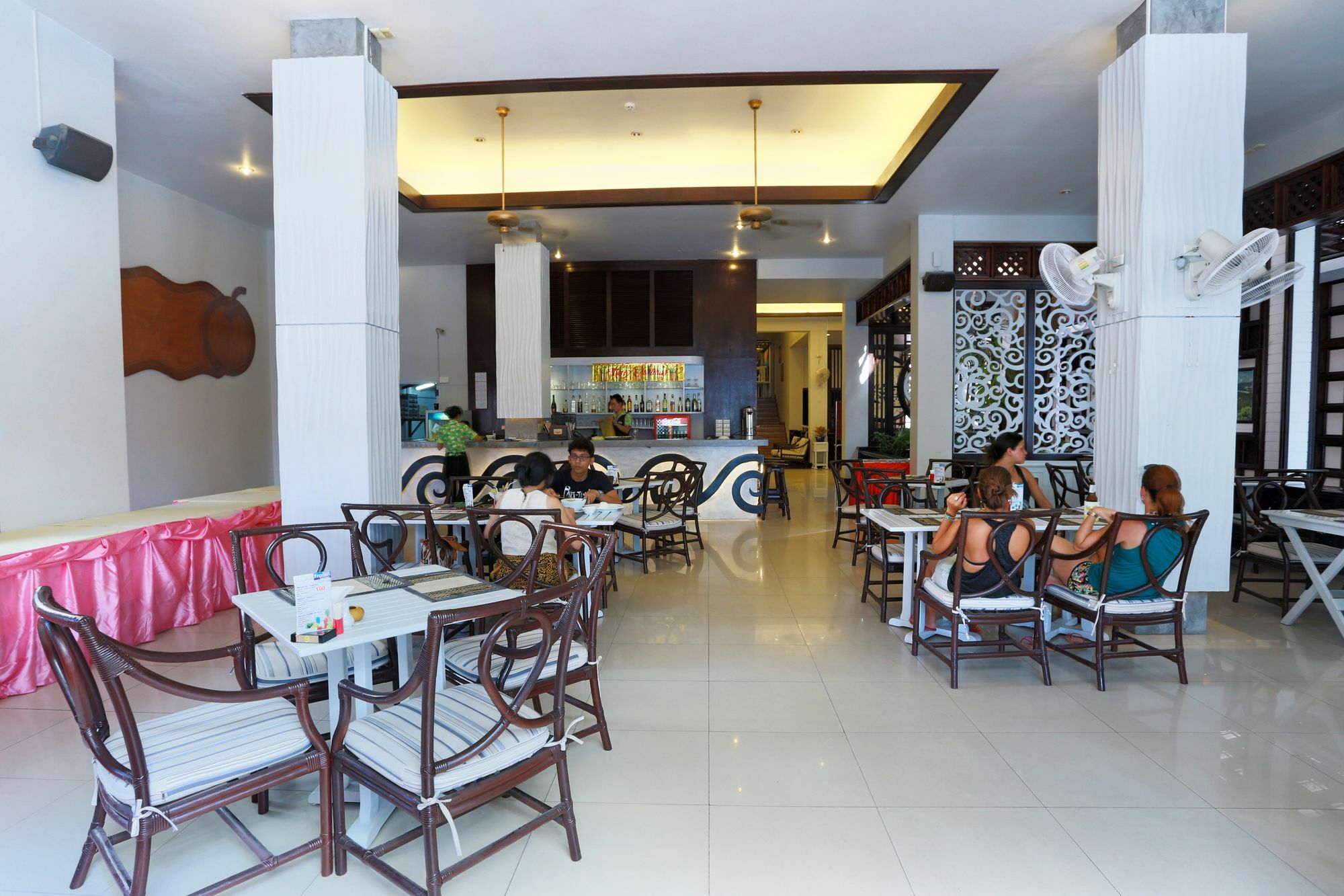 Days By Wyndham Beach Hotel