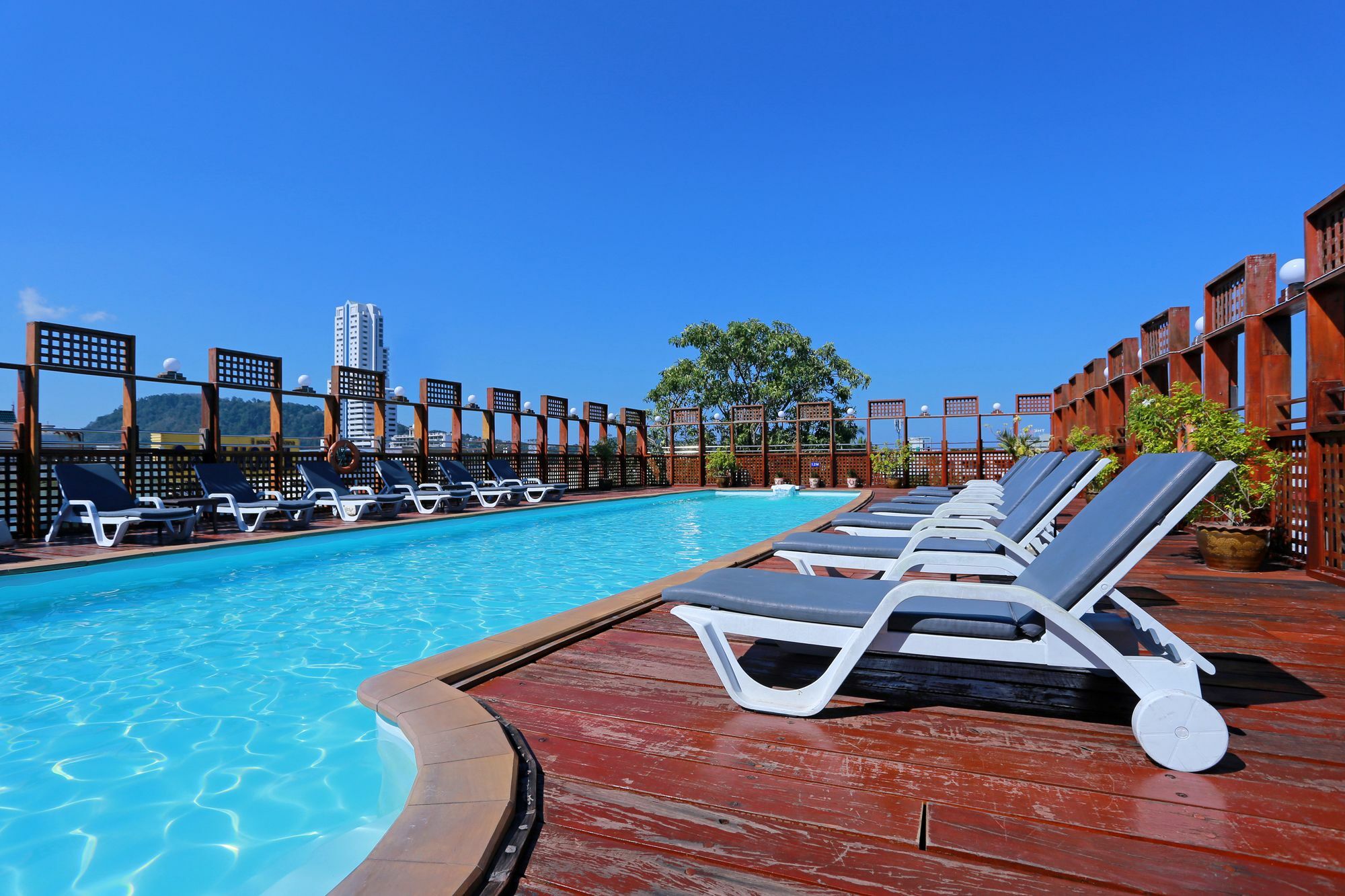 Days By Wyndham Beach Hotel 3*