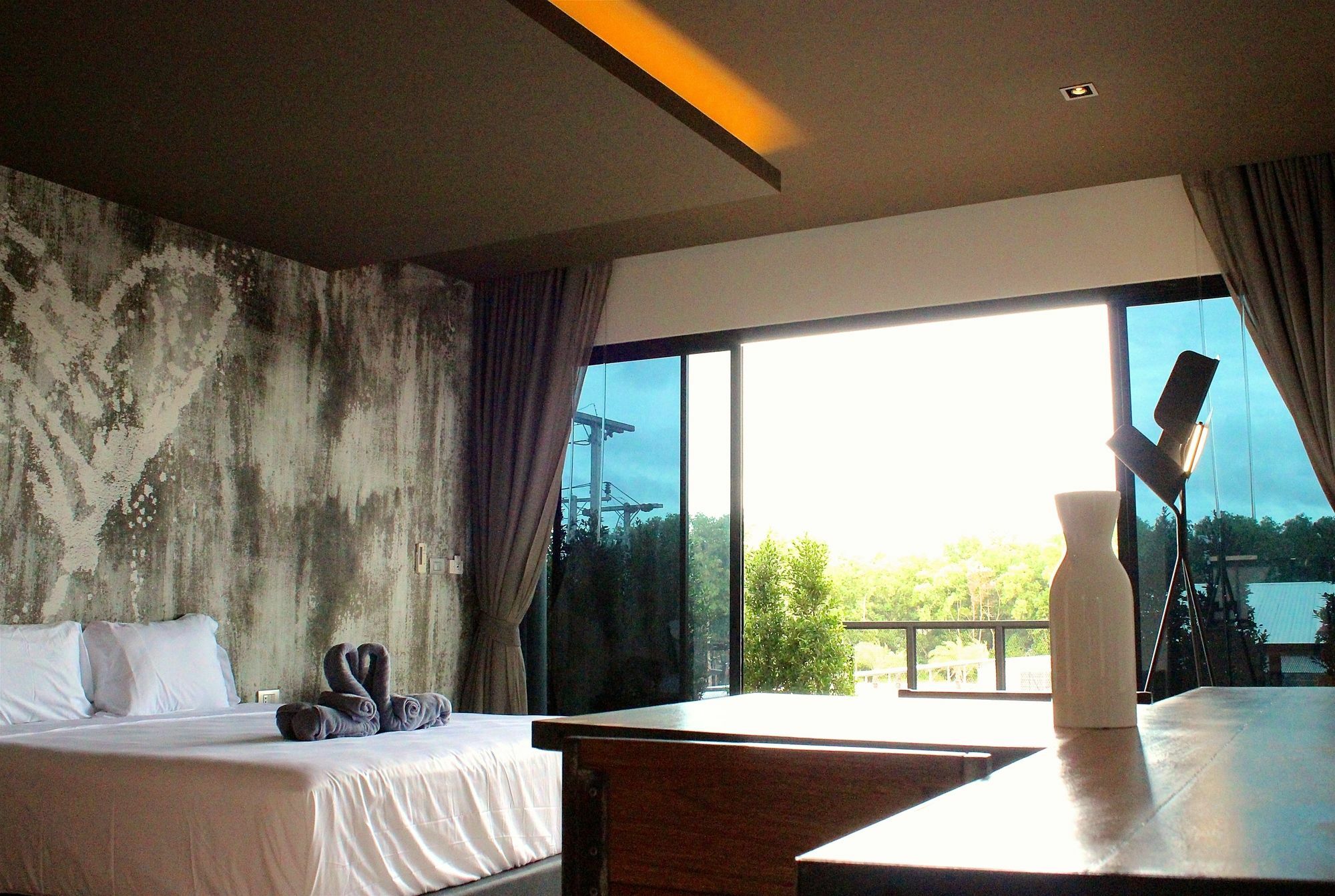Little Paris Apartment Phuket