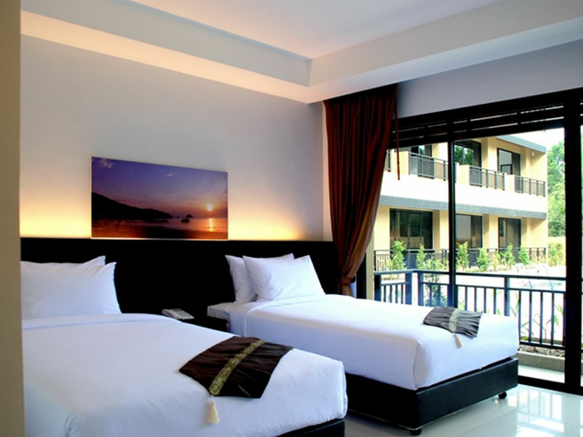 Hotel Naiyang Sha 4*