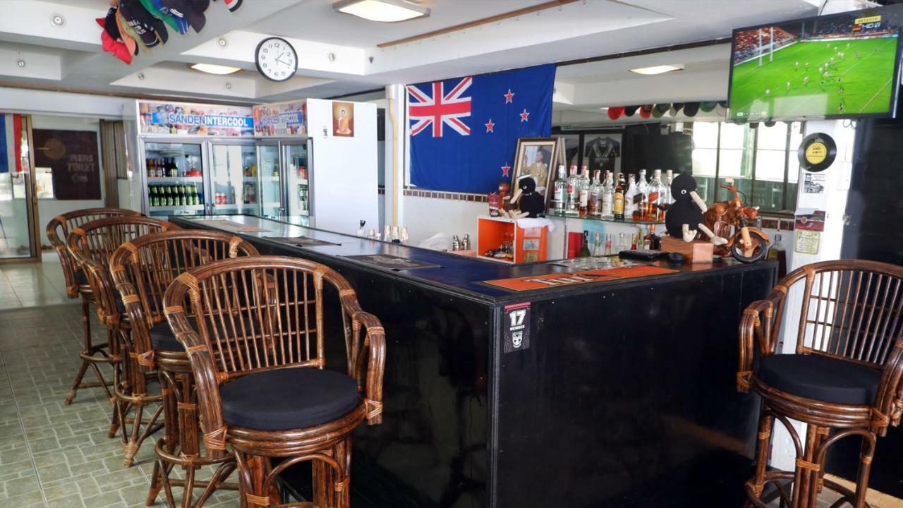 Kiwi House Sports Bar * Karon