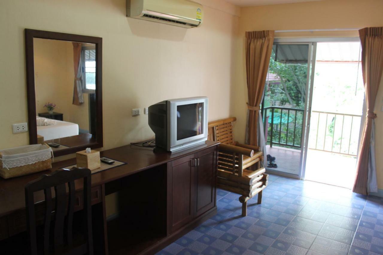 Guest house Merit Hill Bungalows