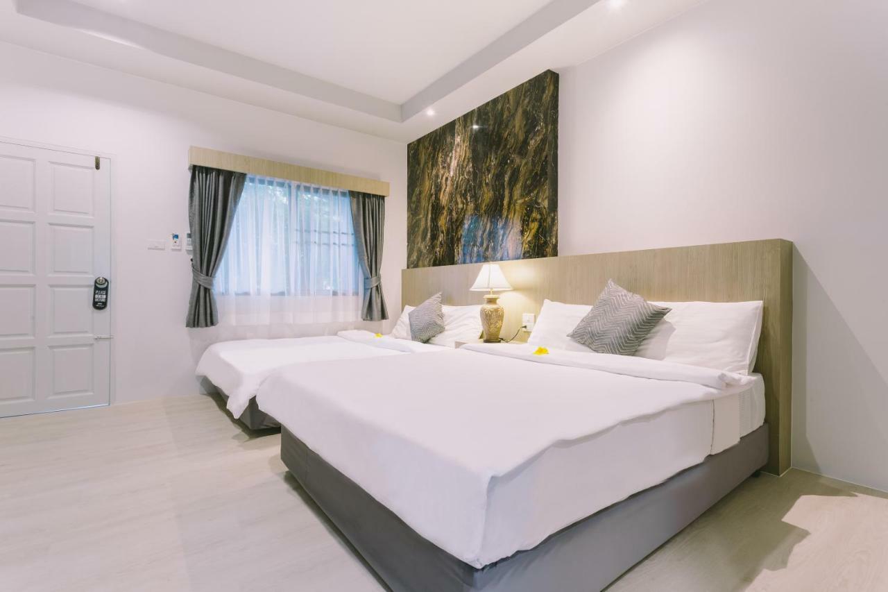 Fantasy Hill Hotel 2*