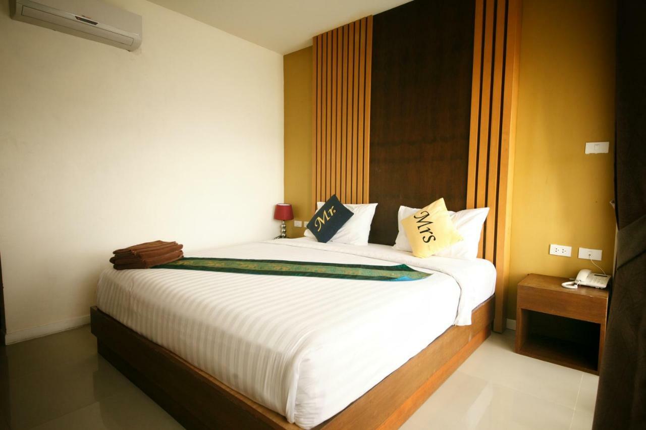 Tropical Sunset Hotel