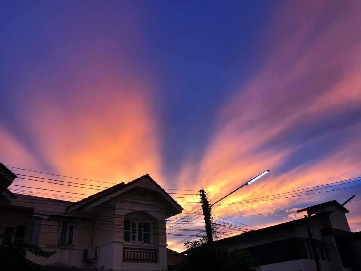 Tropical Sunset Hotel