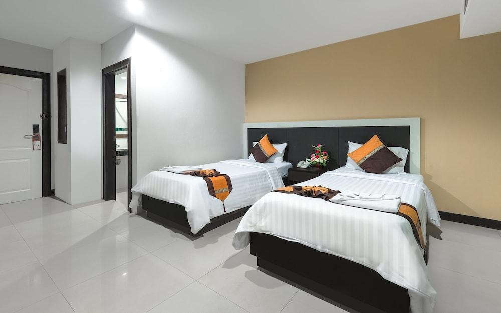 Apk And Hotel Phuket