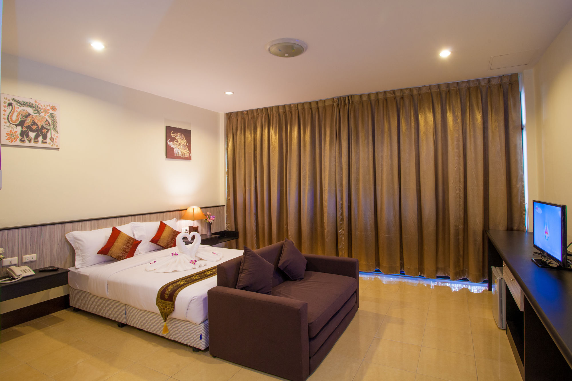 Hotel The Sr Patong