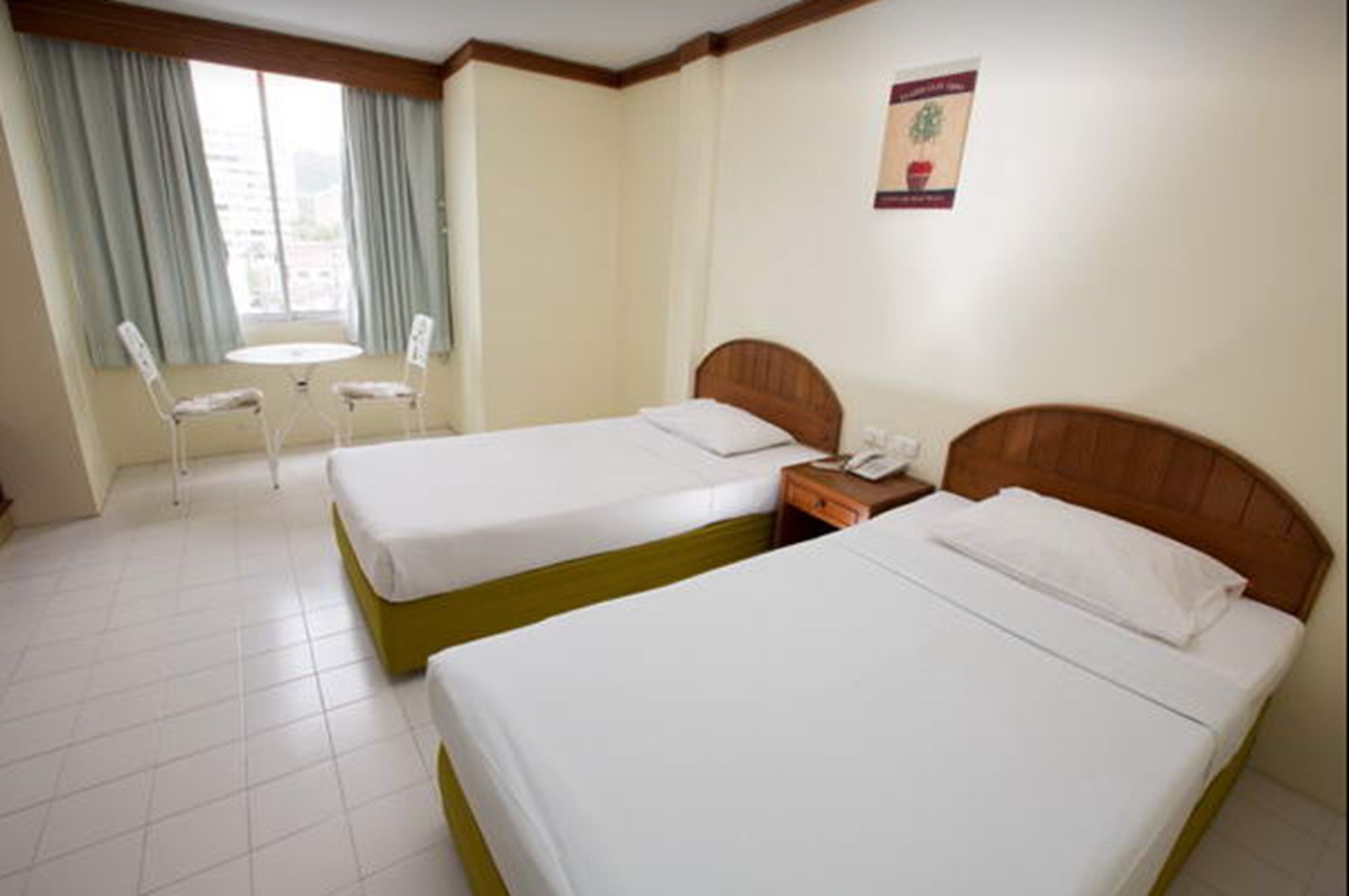 Hotel Oyo 320 Regent 2002