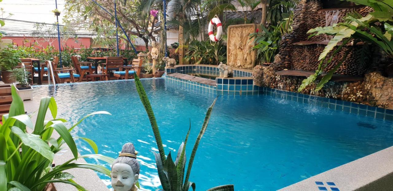 Seven Seas Patong