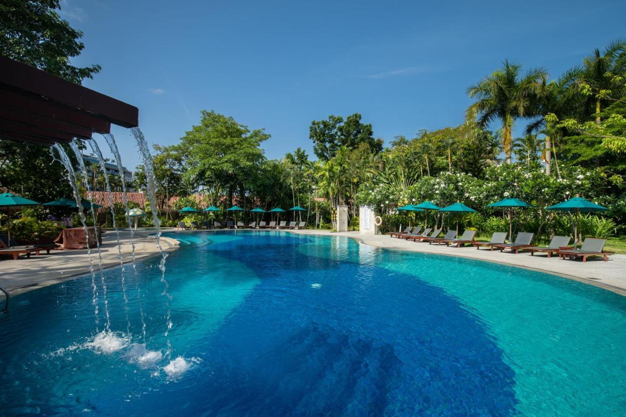 Resort Deevana & 4*